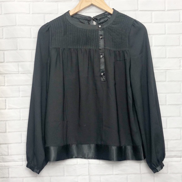 BCBGMaxAzria Tops - BCBGMAXAZRIA Black Pleated Boxy Tie Back Top